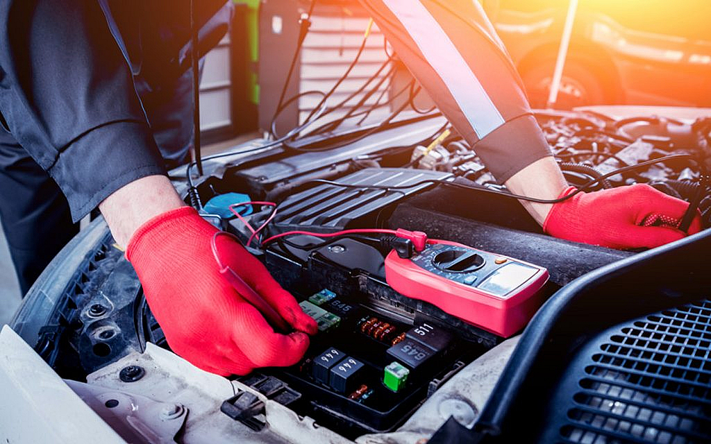 Choosing the Right Electric Car Mechanic: What You Need to Consider